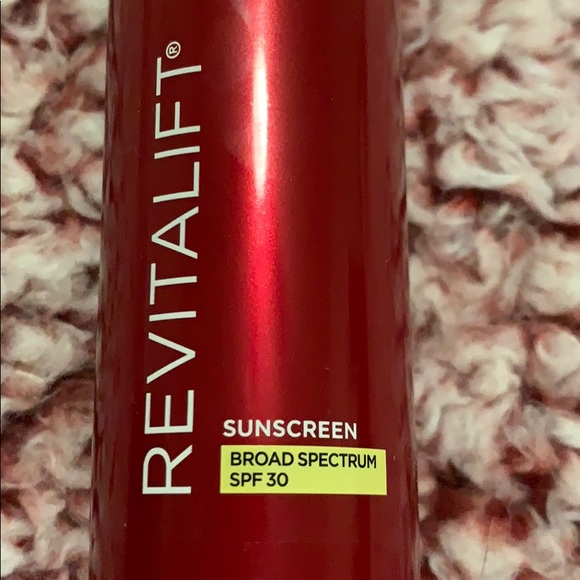 L’Oréal Revitalift - Picture 2 of 4